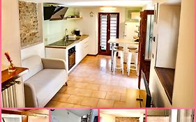 Vittoria Holiday House - Tulip Apartment And Tulip Room